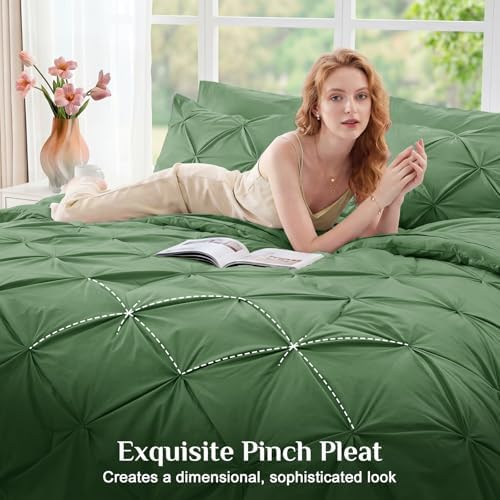 JOLLYVOGUE King Size Comforter Set 7 Pieces - Bed in a Bag King for All Season, Pintuck Bedding Comforter Sets with Comforter, Flat Sheet, Fitted Sheet and Pillowcases & Shams, Green