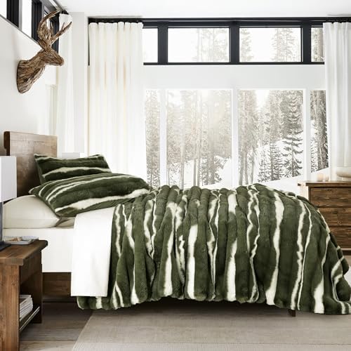Wonderful 3 Pieces Fluffy Faux Rabbit Fur Comforter Set King Size, Dark Green Plush Fuzzy Bedding Set, Animal Stripes Design Warm Soft Comforter Bedding Set for All Season,104"x94"