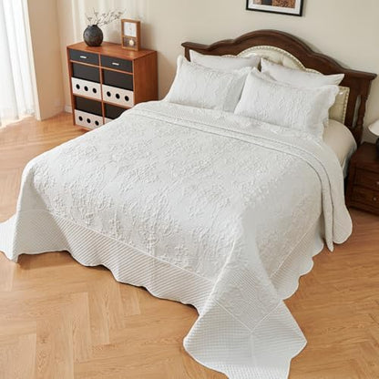 EVENHUG Oversized King Bedspreads California King Quilt Set with Pillow Shams Extra Wide Large King Size Quilts Lightweight Coverlet Bedding Sets White 120"x120"