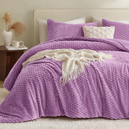 Petrichor Fluffy Queen Comforter Set - Ultra-Soft Lavender Flannel Thick Comforter for Queen Bed, Luxury Warm Bedding Set for Winter & Fall, Cozy Fuzzy Bed Set 3 Pieces (1 Comforter & 2 Pillowcases)