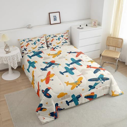 Manfei Aircraft Kids Comforter Set Queen Size, Cartoon Airplane Bedding Set for Boys Girls Room Decor, Flying Plane Print Down Comforter for All Season, Soft Polyester Quilt Set, 2 Pillowcases