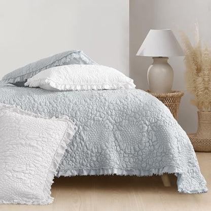 Light Blue Ruffled Quilt Queen Size, Stone-Washed Microfiber Lightweight Crinkled Farmhouse Rustic Shabby Chic Bedding Set, 3 Pieces Reversible Bedspread Coverlet with Pillow Shams for All Season