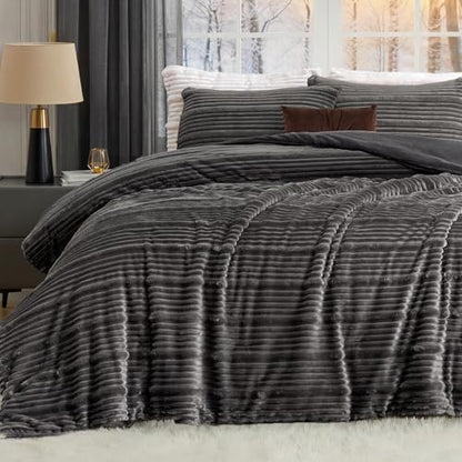 Amélie Home Fluffy King Comforter Set, Ribbed Fleece Bedding Set, Grey