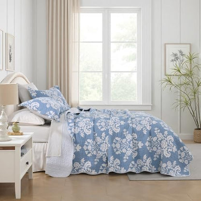 Queen Size Quilt Set - Blue and White Floral Quilt with Shams