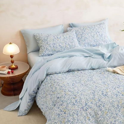 Wake In Cloud - Floral Comforter Set, Cute Vintage Flower Cottagecore Aesthetic for Women Teen Girls, Soft Lightweight Dorm Bedding, 3 Pieces, Light Blue, Queen Size