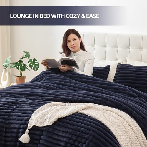 Smoofy Fluffy King Size Comforter 3 PCS - Navy Blue Fleece Bedding Set