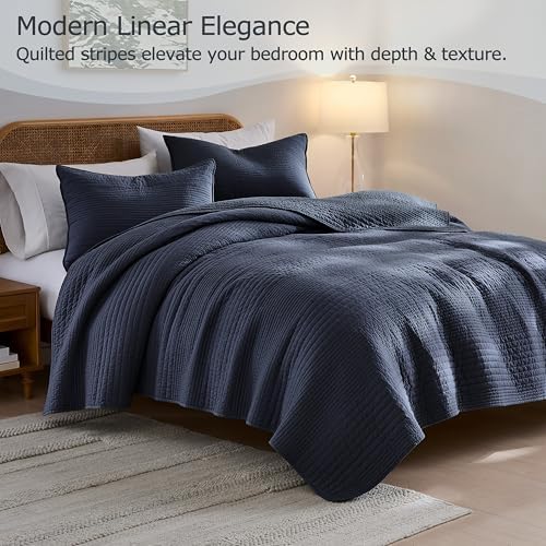 palassio Striped Navy Blue 100% Cotton Quilt Queen Size Bedding Sets, Lightweight Crinkly Channel Pick Stitch Textured Bedspread Soft Shabby Chic Farmhouse Country Coverlet for All Season, 2 Shams