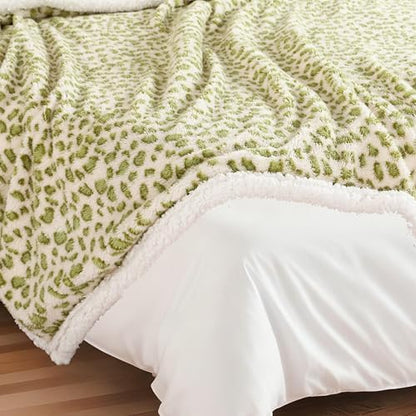 Electric Heated Blanket Throw Size 50"×60" with 9 Heating Levels & 1-10 Hs auto Off, Heating Throw Double Sided Sherpa, Energy Efficient, Machine Washable, Gifts for Women Leopard Print Green & White