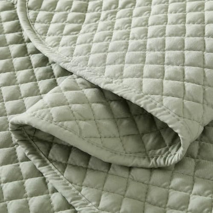 EVENHUG Oversized King Bedspreads California King Quilt Set with Pillow Shams Extra Wide Large King Size Quilts Lightweight Coverlet Bedding Sets Sage Green 120"x120"