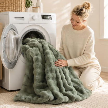 YIKUSH Queen Faux Fur Soft Comforter Set, Fluffy Green Rabbit Fur Comforter