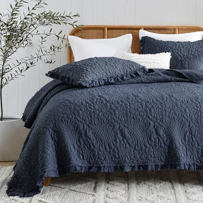 HORIMOTE HOME Shabby Chic Ruffled Quilt Queen Size, Navy Blue Floral Quilt Set Lightweight Crinkled Farmhouse Rustic Bedding Set, 3 Pieces Reversible Bedspread with Pillow Shams for All Season