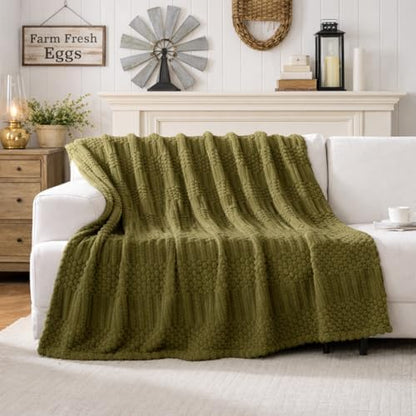 Green Throw Blanket - Soft & Fluffy Fleece, Cute & Aesthetic, Perfect for Sofa, Couch, Chair, Bed, Living Room & Bedroom, All-Season Use, Push & Cozy Decorative Blanket 50"x60"