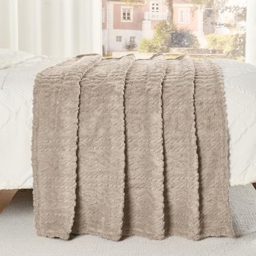 Brown Throw Blanket - Soft & Fluffy Fleece, Cute & Aesthetic, Perfect for Sofa, Couch, Chair, Bed, Living Room & Bedroom, All-Season Use, Plush & Cozy Decorative Blanket 50x60