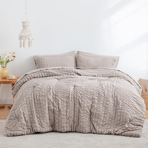Love's cabin Seersucker Burlwood Twin XL Comforter Set