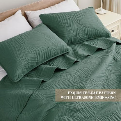 Exclusivo Mezcla 3-Piece Lightweight California King Quilt Bedding Set