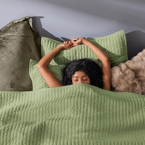 Wonderful Velvet Quilt Set, King Size Sage Soft Fluff Texture Coverlet with Shams, Channel Stitched Pattern, All-Season Use, Versatile Lightweight Bedspread for Bedroom Adults Teens Kids,106"x94"