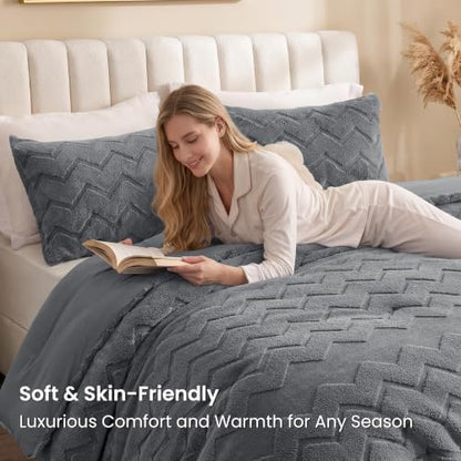 Love's cabin Fleece King Comforter Set, Fluffy Reversible Bedding, Grey