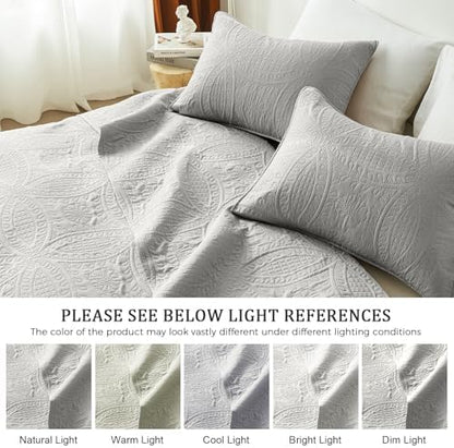 akkialla King Size Quilt Set,Light Grey Ultrasonic Bedspread,Lightweight Soft Coverlet with Modern Coin Pattern,All Season California King Bedding Set,3 Piece Set(1 Quilt,2 Pillow Shams)