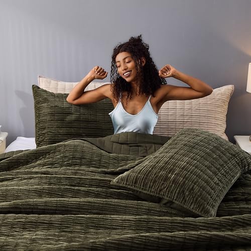 Wonderful Corduroy Texture Dark Green Quilt Set Queen - Hypoallergenic Skin-Friendly Soft Plush Velvety Touch Bedspread, Classic Vertical Striped Lightweight Coverlet for All Season, 106"x94"