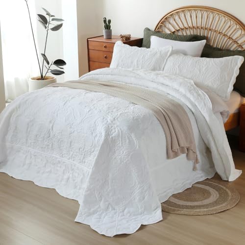 EVENHUG Oversized King Bedspreads California King Quilt Set with Pillow Shams Extra Wide Large King Size Quilts Lightweight Coverlet Bedding Sets White 120"x128"