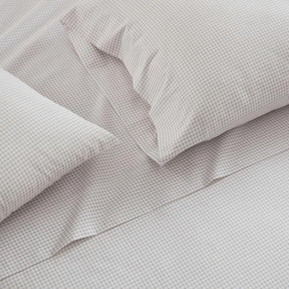 Martha Stewart - Queen Size Sheet Set with Fitted Sheet & Pillowcases