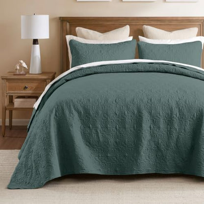 Madison Park Queen Quilt Bedding Set, Cottage-Inspired Damask, 3PC