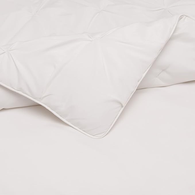 Amazon Basics All-Season Down-Alternative 3-Piece Comforter Bedding Set, Warm Soft Lightweight Microfiber, Pinch Pleat Design with Piped Edges, King, Cream