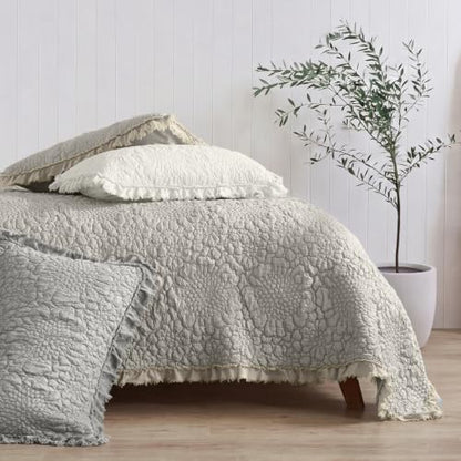 HORIMOTE HOME Beige Ruffled Quilt King Size, Stone-Washed Microfiber Lightweight Crinkled Farmhouse Rustic Shabby Chic Bedding Set, 3 Pieces Reversible Bedspread with Pillow Shams for All Season