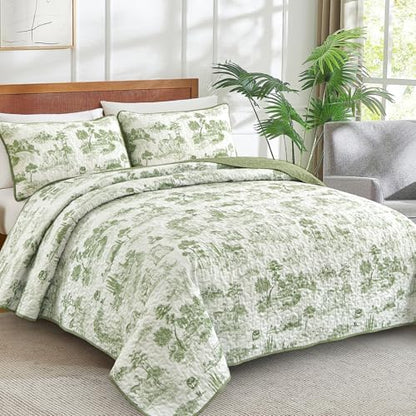 Drucon Sage Green Farmhouse Quilt Set King Size, Spring Toile Rustic Bedspreads, 3 Pieces Village Landscape Printed Coverlet, Soft Microfiber Quilt Bedding Set for All Season (106x90 Inch)