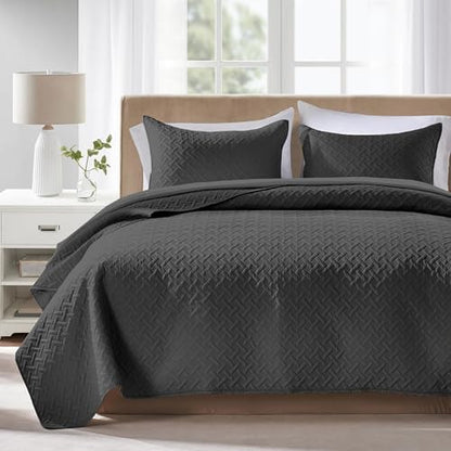 FLYMME Queen Quilt Bedding Set Black Lightweight Bedspreads Full Size,Soft Microfiber Bed Coverlet for All Season (1 Quilt, 2 Shams)