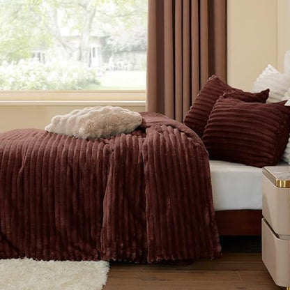 BEDELITE Fleece King Comforter Set, Fluffy Bed Set, Hot Chotolate