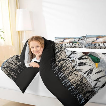 Cute Duck Comforter Set Queen Size Kids Nature Wild Animals Bedding Set 3Pcs Grey Blue Rustic Wooden Barn Quilt Set for Kids Girls Boys Adult Room Decor Men Hunting Duvet Insert,2 Pillowcases