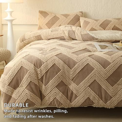 tohrisa Tufted Boho Comforter Set King - Beige Fluffy Sherpa Bedding Set, Soft Fuzzy Jacquard Quilt Set, 3 Pieces Cozy Bed Set Warm Comforter for Winter(104"X90")