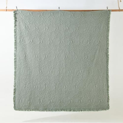 HORIMOTE HOME Sage Green Ruffled Quilt King Size, Shabby Chic Floral Quilt Set Lightweight Crinkled Farmhouse Rustic Bedding Set, 3 Pieces Reversible Bedspread with 2 Pillow Shams for All Season