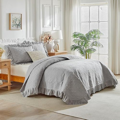 Ruffles Quilt Set Queen Size 96 * 96in - 3 Pieces Solid Shabby Chic Farmhouse Ruffled Bedding Rustic Coverlet Lightweight Fluffy Summer Oversized Bedspread with Shams for Women Men Gray