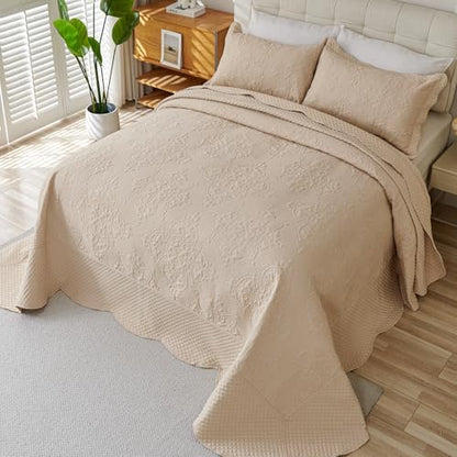 EVENHUG Oversized King Bedspreads California King Quilt Set with Pillow Shams Extra Wide Large King Size Quilts Lightweight Coverlet Bedding Sets Beige 120"x128"