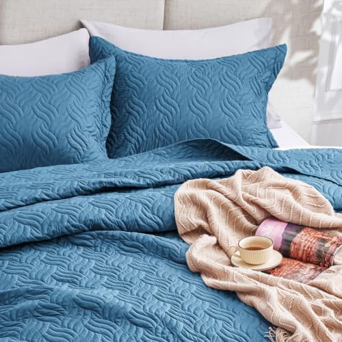 Love's cabin King Size Quilt Set, Soft Bedspread Comforter, Misty Blue