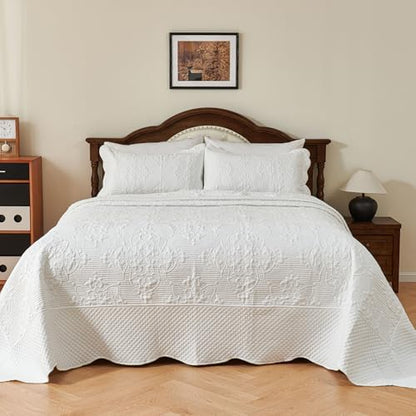 EVENHUG Oversized King Bedspreads California King Quilt Set with Pillow Shams Extra Wide Large King Size Quilts Lightweight Coverlet Bedding Sets White 120"x120"
