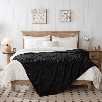 Black Throw Blanket - Soft & Fluffy Fleece, Cute & Aesthetic, Perfect for Sofa, Couch, Chair, Bed, Living Room & Bedroom, All-Season Use, Plush & Cozy Decorative Blanket 50x60