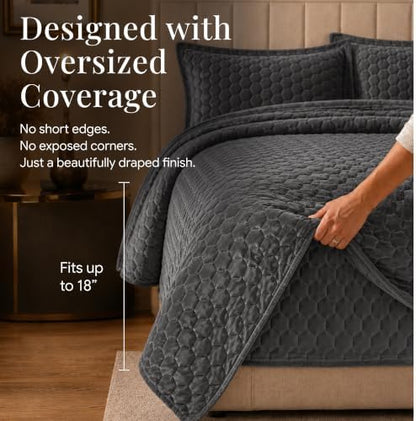 Tribeca Living Lugano Oversized Velvet Quilt Set - All Season, Extra Large, 3 Piece King Size Comforter Set with 2 Pillow Shams in Smoke Grey Honeycomb Pattern 260GSM