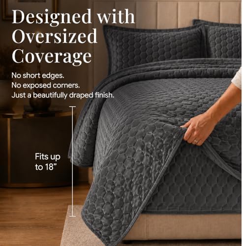 Tribeca Living Lugano Oversized Velvet Quilt Set - All Season, Extra Large, 3 Piece Queen Size Comforter Set with 2 Pillow Shams in Smoke Grey Honeycomb Pattern 260GSM