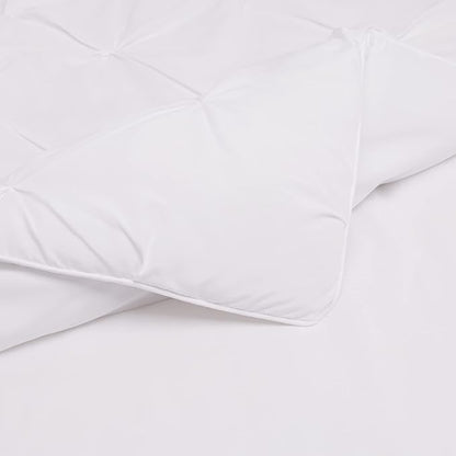 Amazon Basics 3-Piece All-Season Soft Down-Alternative Lightweight Microfiber Comforter Bedding Set, Pinch Pleat Design with Piped Edges, King, Bright White