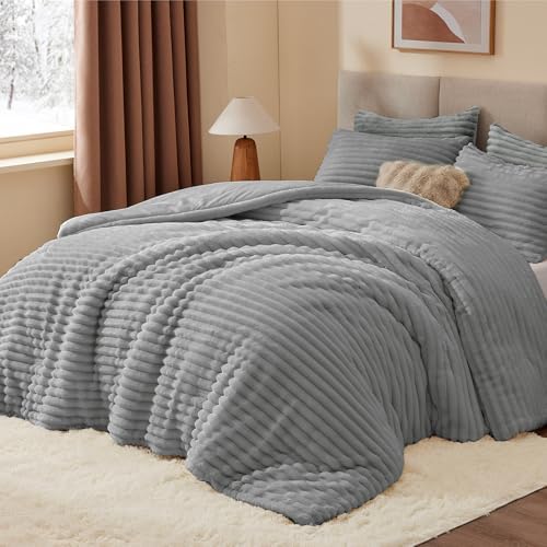 BEDELITE Fleece Oversized Queen Comforter Set, Fluffy Bed Set, Light Grey