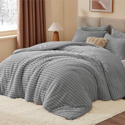 BEDELITE Fleece Oversized Queen Comforter Set, Fluffy Bed Set, Light Grey