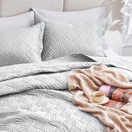 Love's cabin California King Quilt, Soft Bedspread Comforter, Light Grey