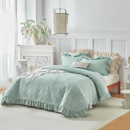 Ruffles Quilt Set King Size 96 * 108 in - 3 Pieces Solid Shabby Chic Farmhouse Ruffled Bedding Rustic Coverlet Lightweight Fluffy Summer Oversized Bedspread with Shams for Women Men Light Green