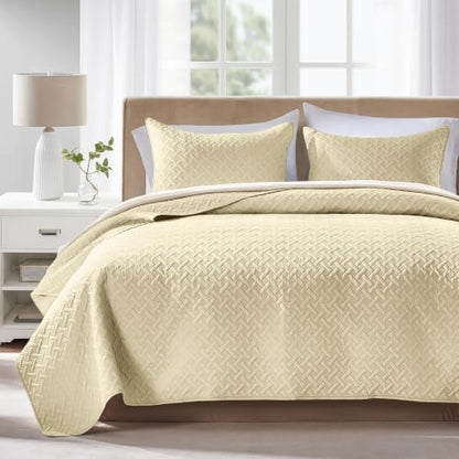 FLYMME Oversized King/California King Quilt Set 118"x106", Butter Yellow 3-Piece Floor-Length Bedspread, Premium Microfiber Lightweight Coverlet for King/California King Bed (1 Quilt, 2 Shams)