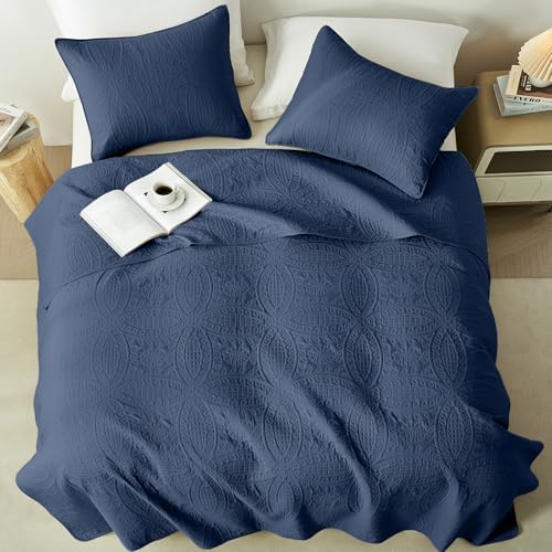 akkialla Navy King/Cal King Quilt Set, Ultrasonic Lightweight Bedspread Coverlet for Modern Minimalist Bedroom, Soft Microfiber Coin Pattern Bedding, 3-Piece (1 Quilt, 2 Pillow Shams)