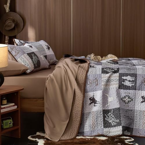 Wake In Cloud - Western Quilt Set, Southwestern Aztec Country Horse Cowboy Rustic Ranch Pattern Printed, Reversible Lightweight Bedspread Coverlet, 3 Pieces, Gray Brown, King Size