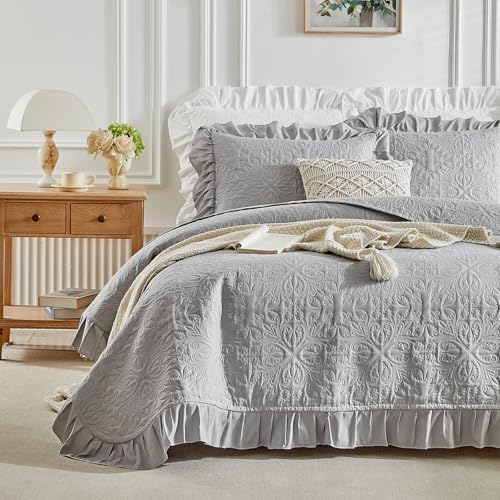 Ruffles Quilt Set Queen Size 96 * 96in - 3 Pieces Solid Shabby Chic Farmhouse Ruffled Bedding Rustic Coverlet Lightweight Fluffy Summer Oversized Bedspread with Shams for Women Men Gray